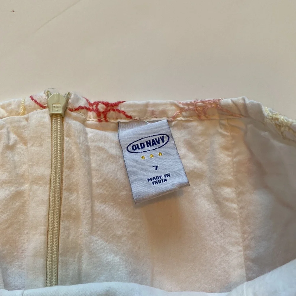 EUC old navy embroidered skirt